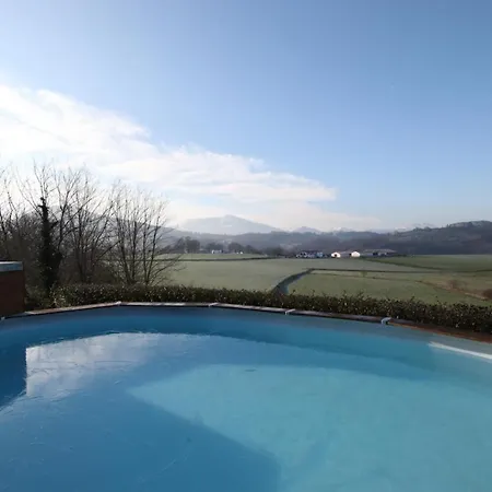 Holiday home Maison Etxetoa Ayherre